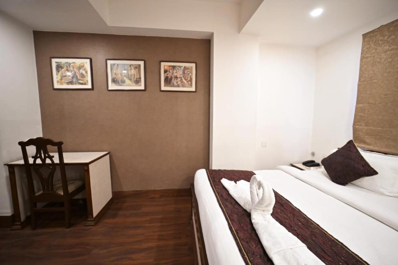 Hotel Prag Continental Guváhátí Exteriér fotografie