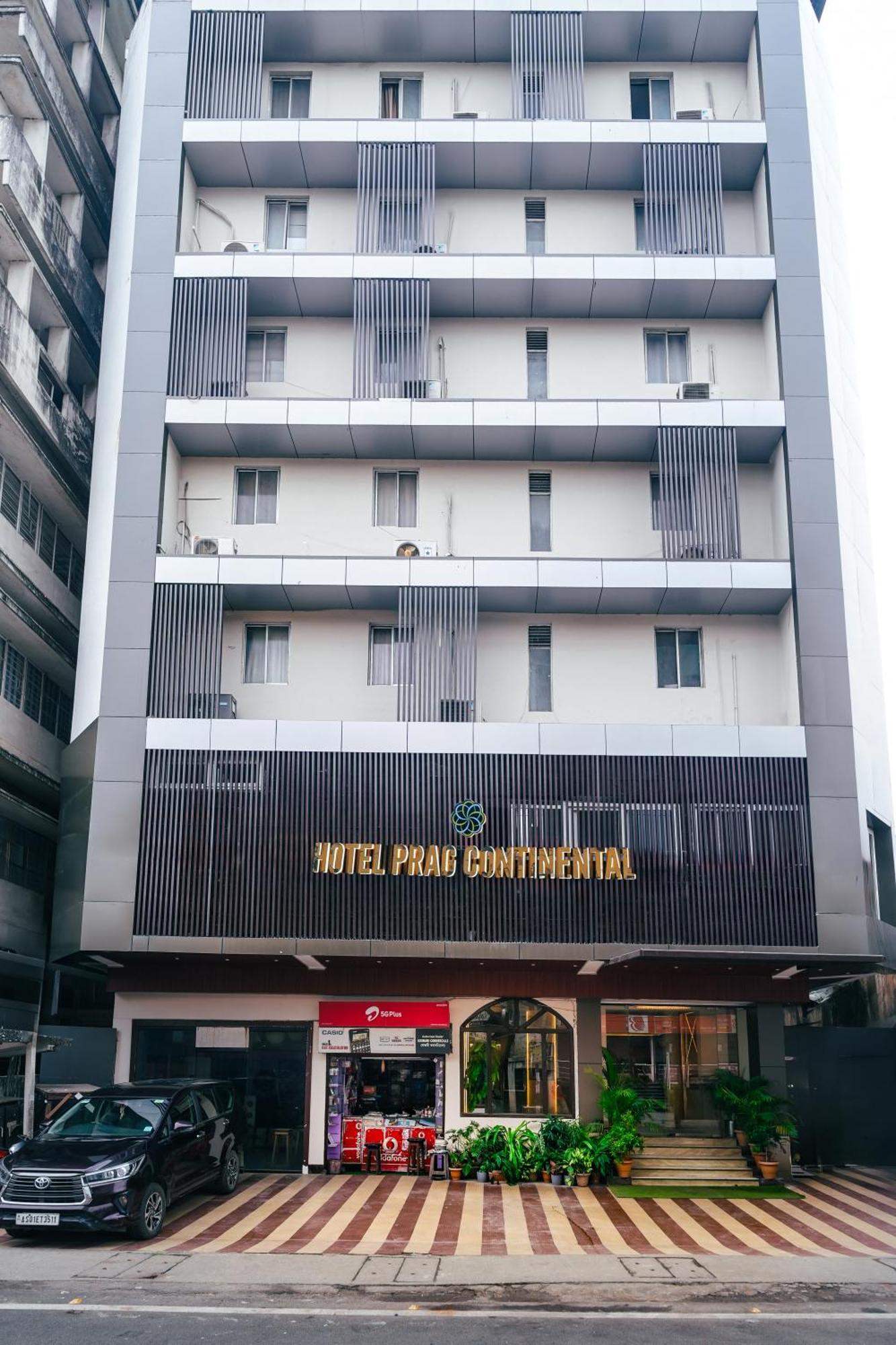 Hotel Prag Continental Guváhátí Exteriér fotografie