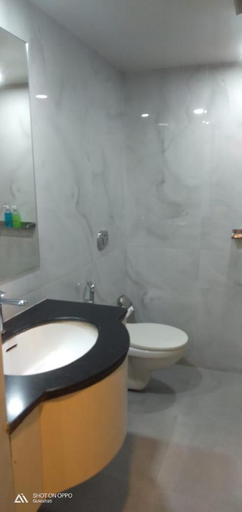 Hotel Prag Continental Guváhátí Exteriér fotografie